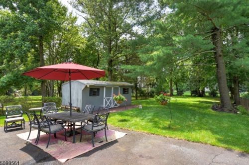 141 Hillside Ave, Bridgewater NJ  08807-1728 exterior