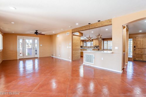 4305 Avenida Del Cazador, Tucson AZ  85718-7065 exterior