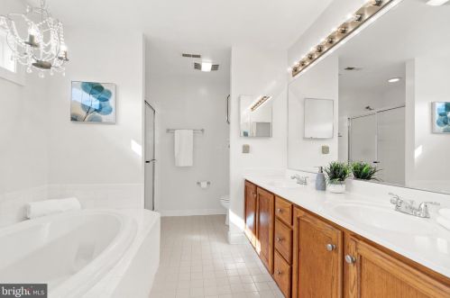 2415 2nd St, Arlington VA  22204-2011 exterior