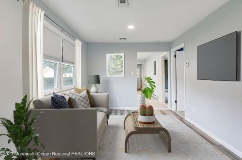 127 Cedar Ave, Middletown NJ  07748-5503 exterior