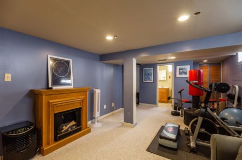 9709 Sarasota Pl, Milwaukee WI 53222-1413 exterior