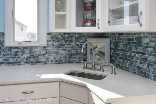 10 Inlt Dr, Point Pleasant Beach NJ 08742-2642 exterior