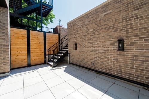 1928 Cleveland Ave, Chicago IL 60614-3749 exterior