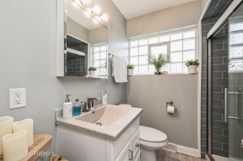 5000 Lawler Ave, Chicago IL 60638-2111 exterior