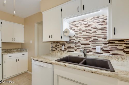 6702 42nd Ave, Phoenix AZ 85029-3068 exterior