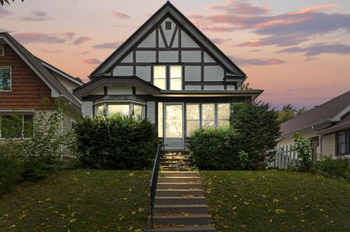 8624 Maple St, Milwaukee, WI 53214-4326