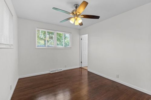 10529 Edgefield Dr, Saint Louis MO 63136-5749 exterior