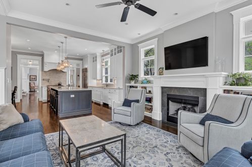 3800 Paulina St, Chicago IL 60609-2057 exterior