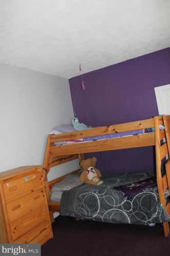 6705 Glenloch St, Philadelphia PA 19135-2224 exterior