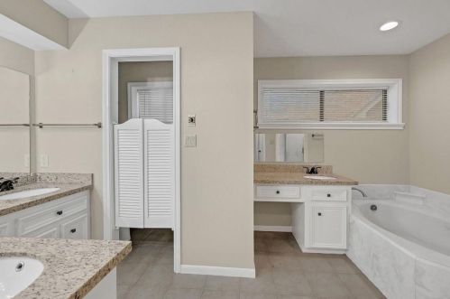 13501 Northshore Dr, Montgomery TX 77356-5371 exterior