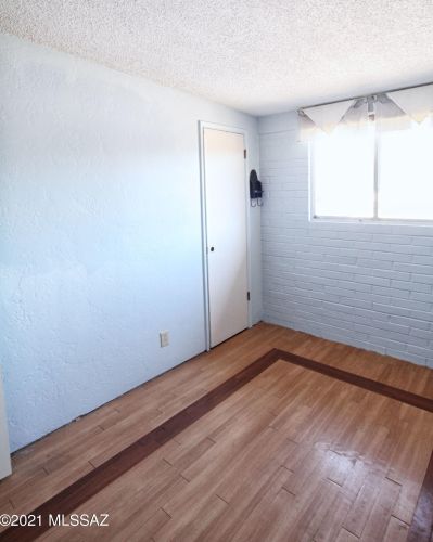 8116 Beverly St, Tucson AZ 85710-5930 exterior