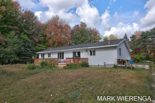 431 Mt Garfield Rd, Meskegon MI 49441-6000 exterior