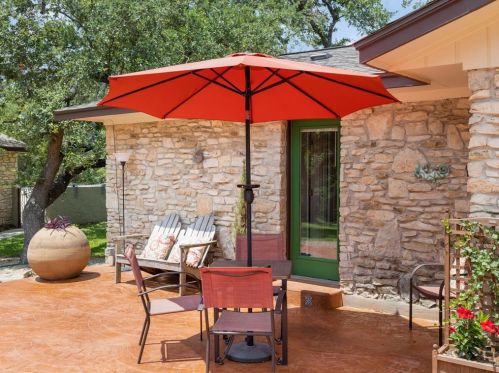 9604 Flintrock Cir, Austin TX 78737-1113 exterior