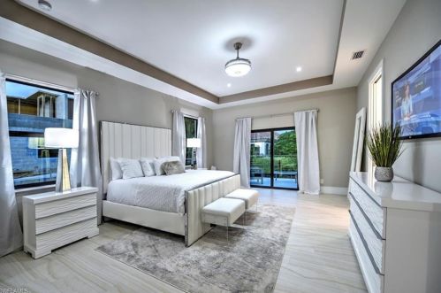 3860 Crayton Rd, Naples FL 34103-3576 exterior