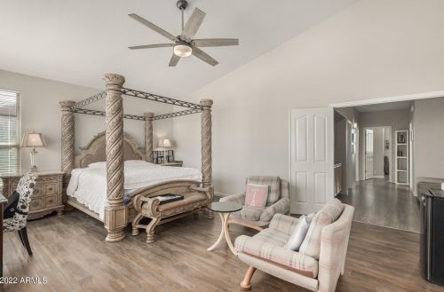 4564 Chisum Trl, Phoenix AZ  85050-8525 exterior