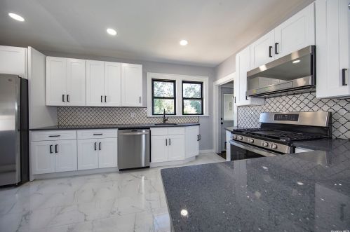 10 21st St, Huntington Station NY  11746-3259 exterior