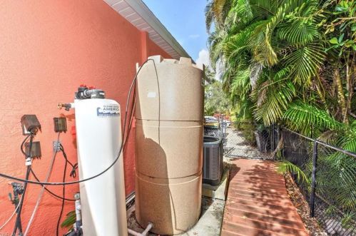 5680 Napa Wood Way, Naples FL 34116-3866 exterior