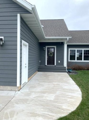 15 Royal Crest Dr, Canton WI  54868-1878 exterior