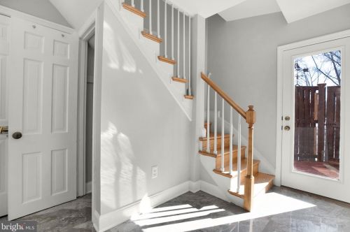 1422 27th St, Washington DC  20007-3104 exterior