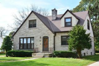 521 Pleasant View St, Milwaukee WI  53226-4662 exterior