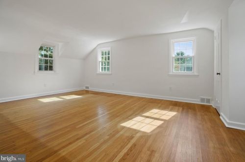 211 Engle Dr, Media PA 19086-6323 exterior