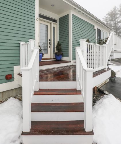 2 Fairview Dr, Concord NH 03301-6917 exterior