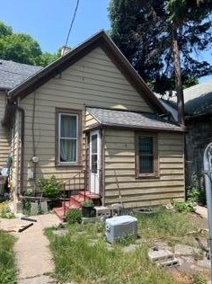 754 25th St, Milwaukee WI 53204-1039 exterior