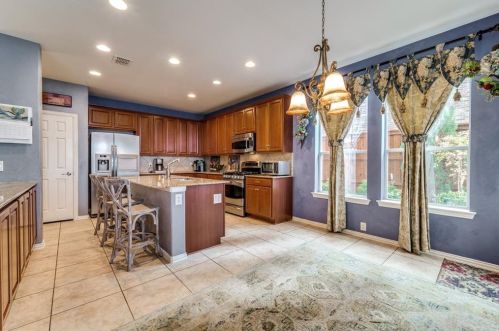 564 Burning Oak, Frisco TX 75034-8830 exterior