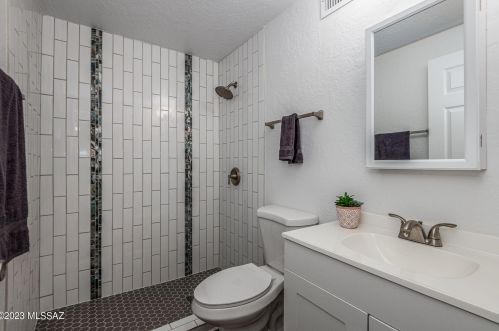 8189 20th St, Tucson AZ  85710-5960 exterior