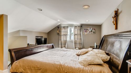 6046 Menard Ave, Chicago IL  60646-3919 exterior