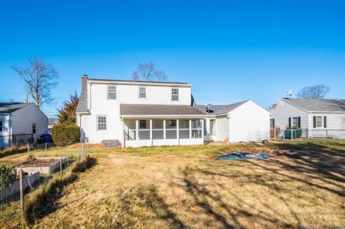 92 Osgood Ave, New Britain CT 06053-2715 exterior