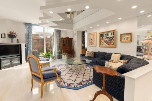 77 Florence St, Boston, MA 02467