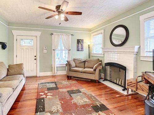 918 Shadowlawn Ave, Tampa FL 33603-2327 exterior