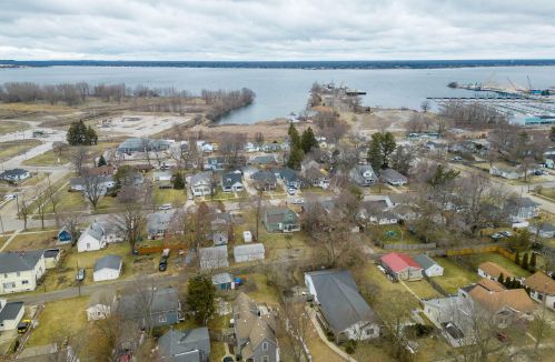 2131 Harrison Ave, Meskegon MI 49441-1490 exterior