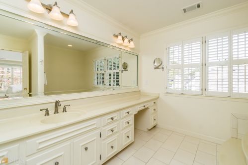 7710 Dunvegan Close, Atlanta GA 30350-5504 exterior