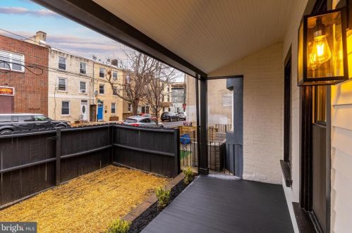 2233 Cedar St, Philadelphia PA  19125-2909 exterior