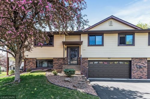 600 Donegal Cir, Saint Paul, MN 55126-4715