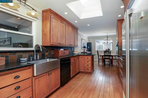 4031 Burbank Dr, Concord CA 94521-1024 exterior