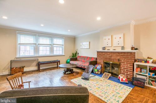 2327 Locust St, Philadelphia PA  19103-5512 exterior