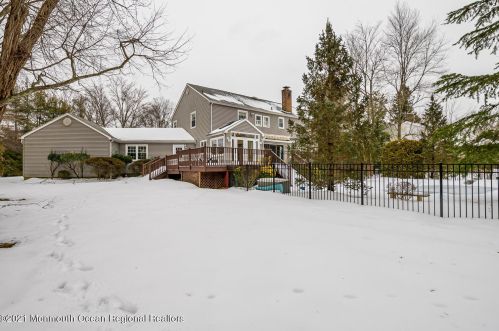 50 Farm Rd, Middletown NJ 07748-3703 exterior