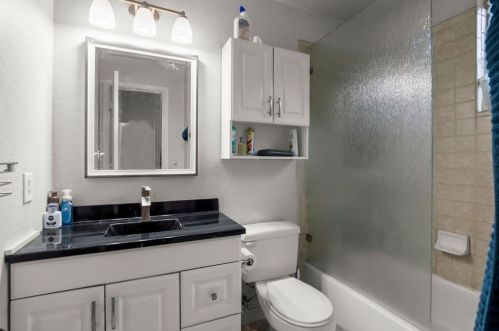 14 Sunny Oaks Pl, Conroe TX 77385-3663 exterior