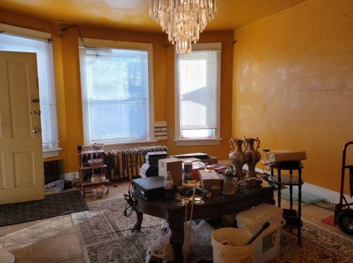 2327 7 St, Milwaukee WI 53215-3205 exterior