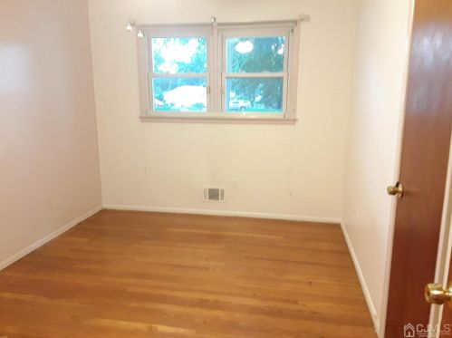 180 Olive St, Piscataway NJ 08854-1941 exterior