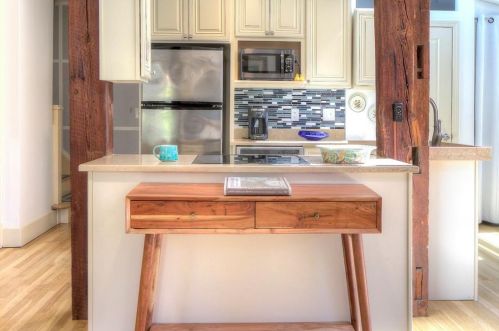 162 Rhode Is Ave, Middletown RI 02840-2761 exterior