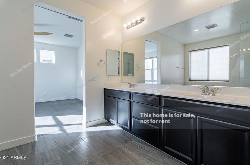 7039 Corona Dr, Chandler AZ 85226 exterior