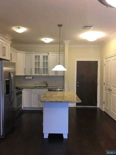 250 Laird Ave, Cliffside Park NJ  07010-1281 exterior