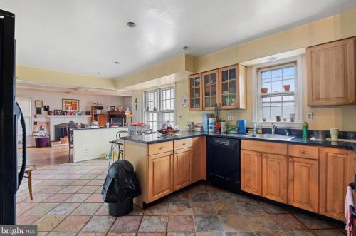 7907 Ivymount Ter, Rockville MD 20854-3753 exterior