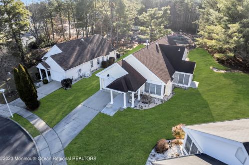 341 Devon St, Lakehurst NJ  08759-4637 exterior