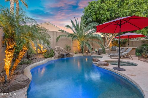 15405 18 Ave, Phoenix AZ 85015-3840 exterior