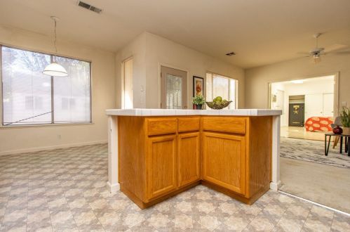 962 Ashford Dr, Turlock CA 95382-0262 exterior